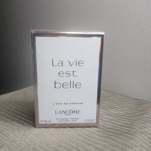 Luxury Designer Gift – Sealed & Elegant